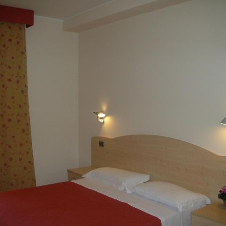 Hotel La Tartaruga 로세토데글리아브루찌 외부 사진